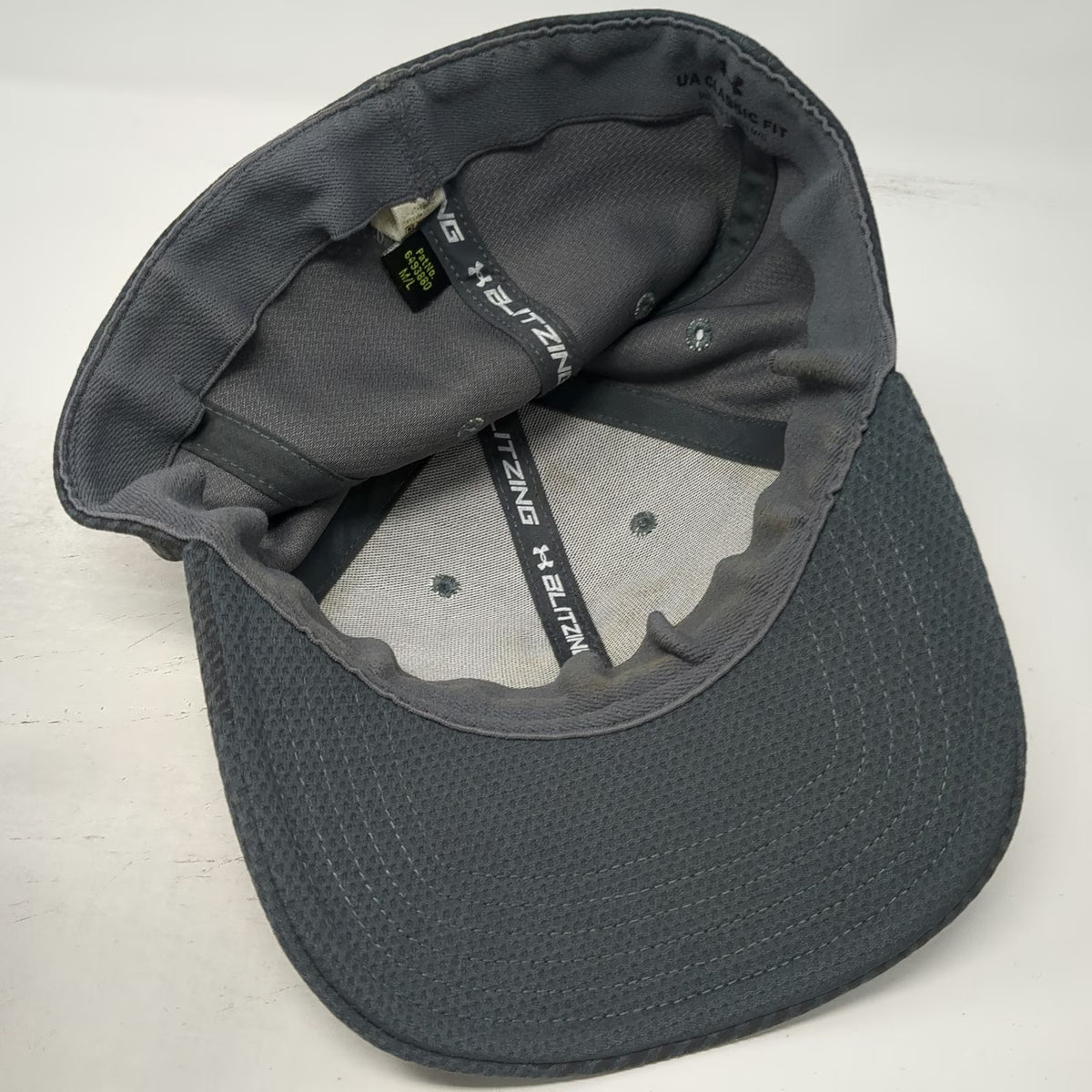 Under Armour Baseball Cap Gray L Stretch Fit Embroidered Tonal Pattern Hat