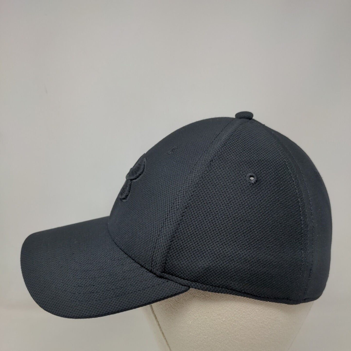 Under Armour Blitzing Fitted Hat Black M/L Classic Fit Embroidered