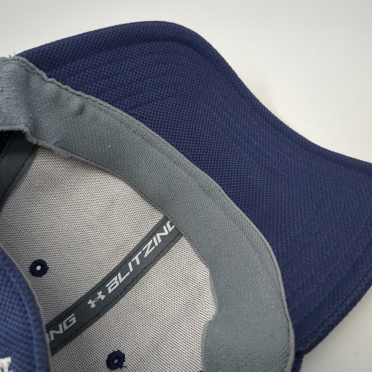 Under Armour Baseball Cap Blue XL Blitzing Classic Fit Embroidered Logo Hat