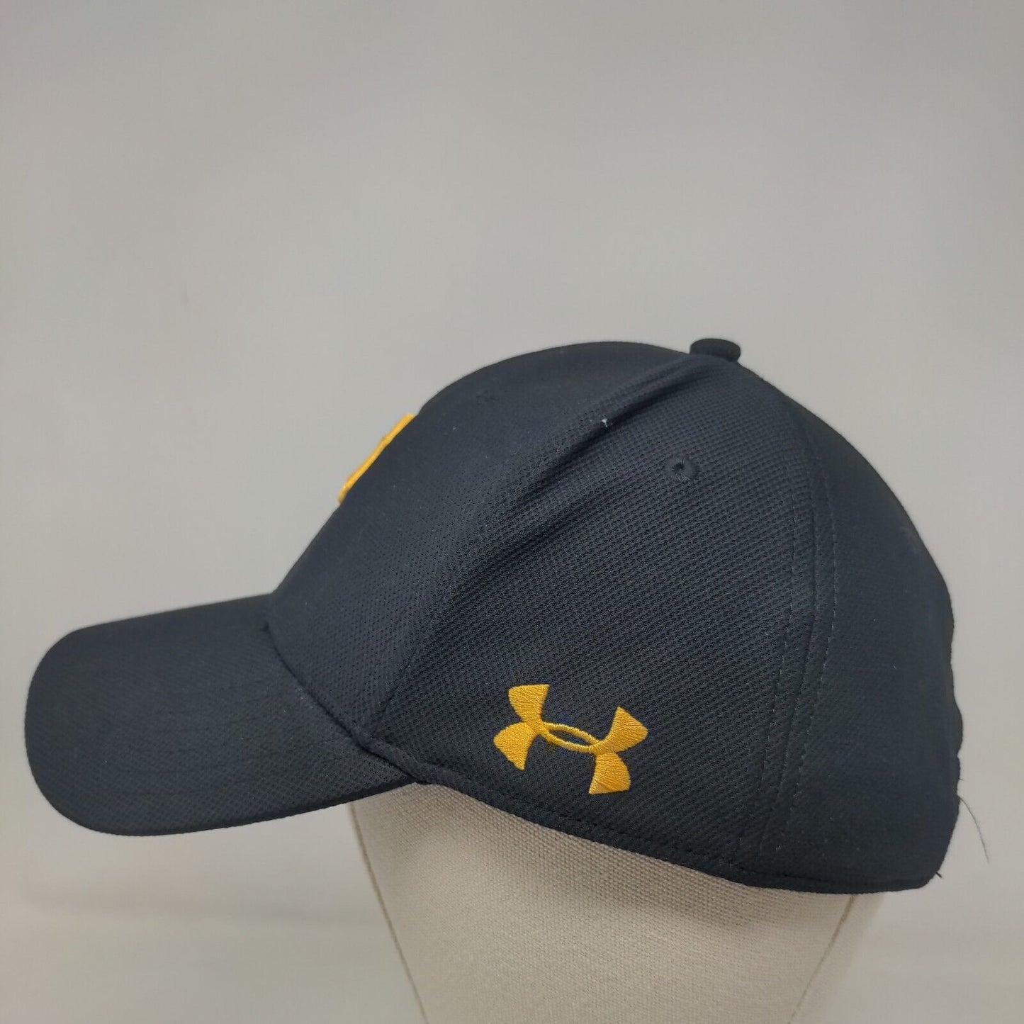 Under Armour Men's Strapback Hat Black OSFA Embroidered Pittsburgh Pirates Logo