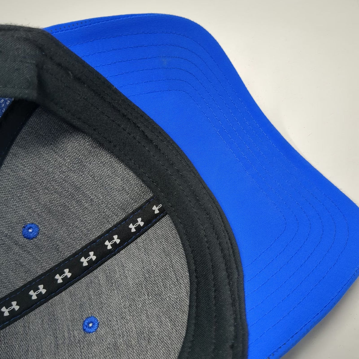 Under Armour Baseball Cap Blue XL Mesh Back Stretch Fit Classic Fit Sport Hat