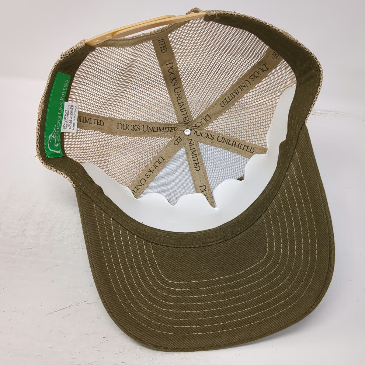 Ducks Unlimited Trucker Hat Green Beige Black One Size Snapback Mesh Back