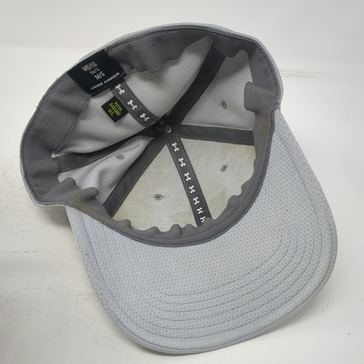 Under Armour Baseball Cap Gray L Fitted Textured Hat Navy Blue Logo Performance