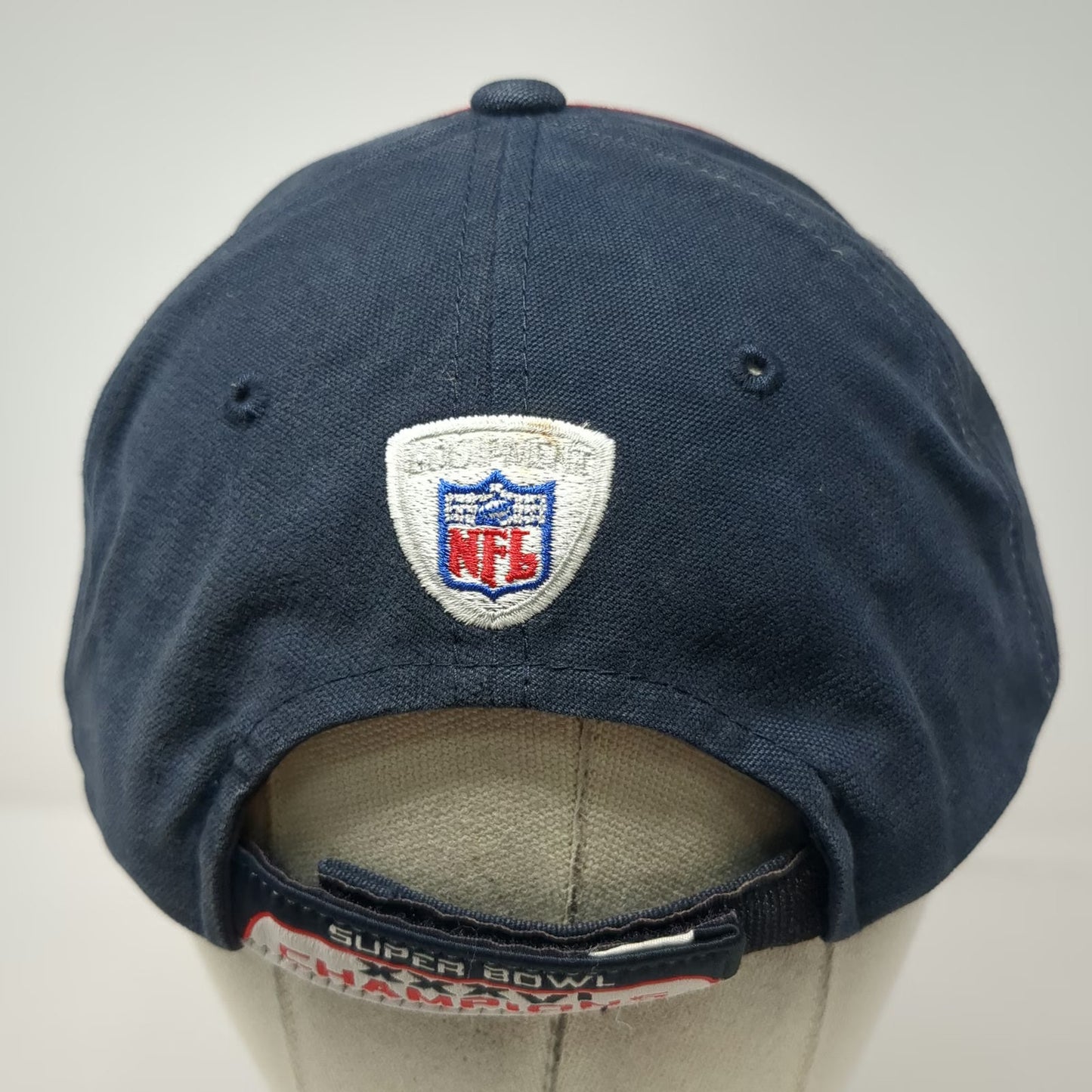 Reebok NFL Patriots Super Bowl XXXVI Champions Blue One Size Strapback Cap Hat