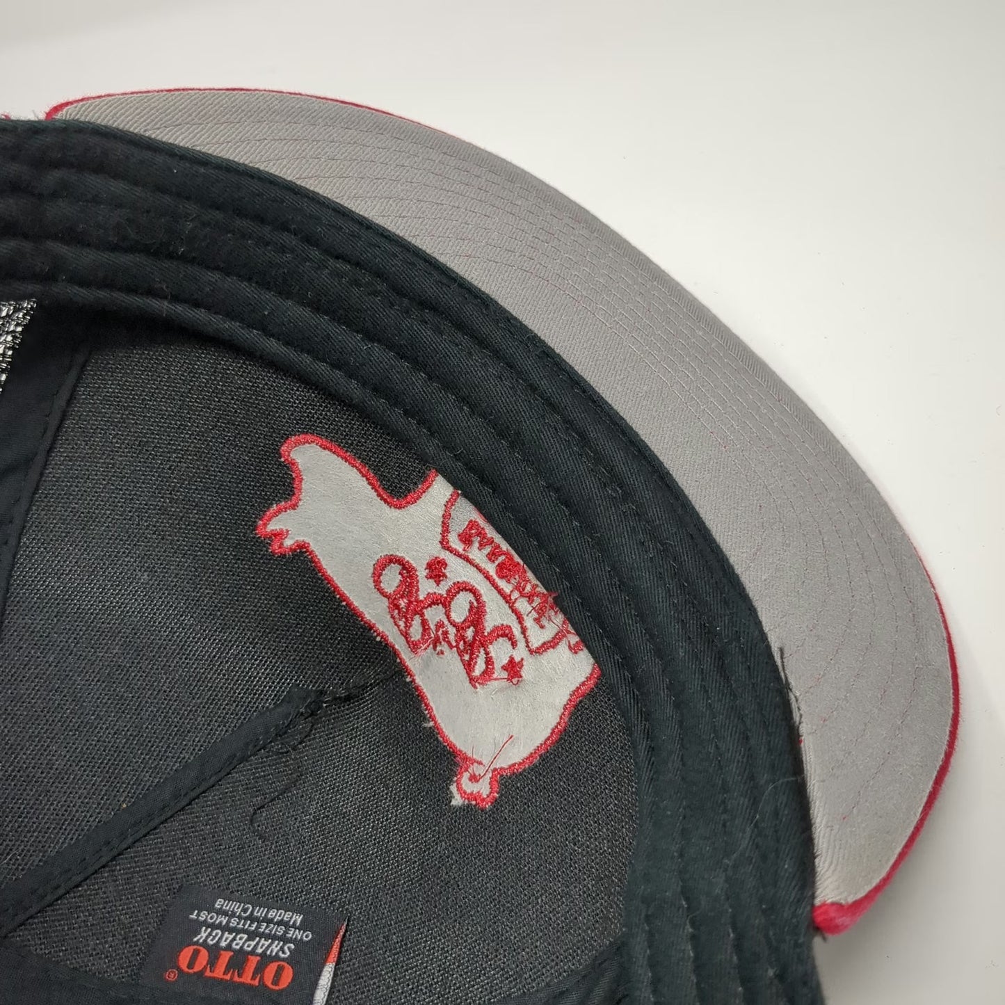 Otto Trucker Hat Black Red One Size R&R Barbeque SLC UT Pig Mesh Snapback