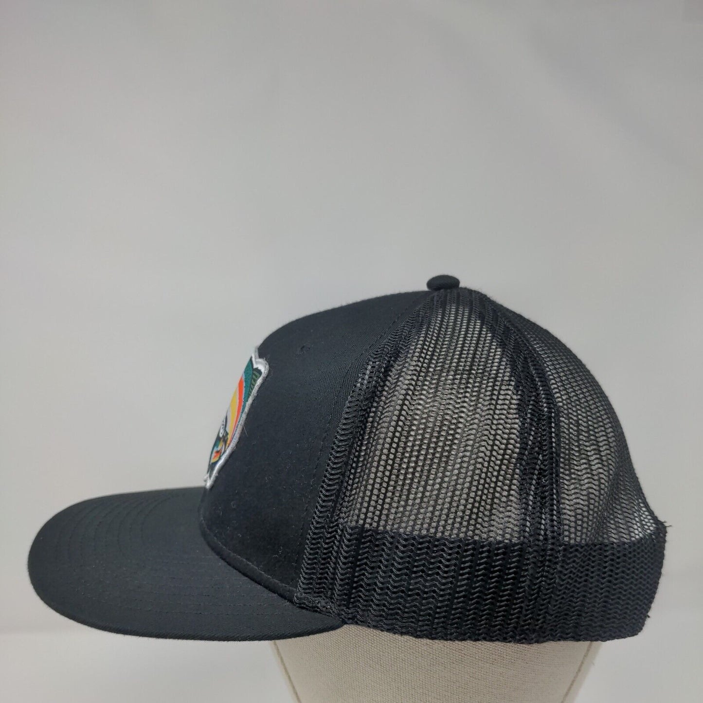Reel Happy Fish Snapback Mesh Back Trucker Hat Black One Size 6 Panel