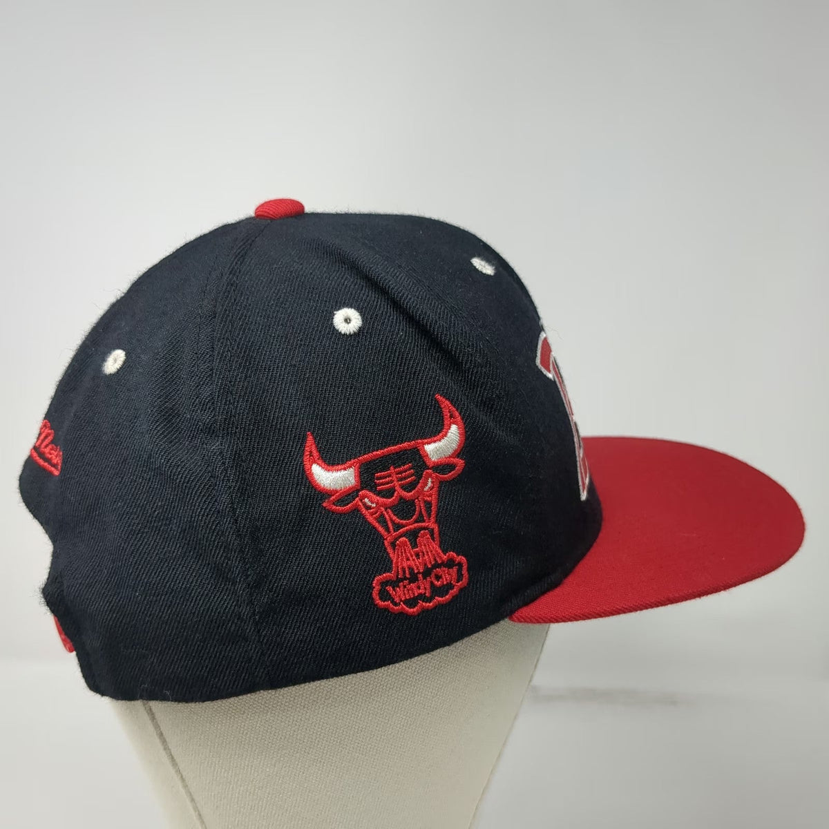 Mitchell & Ness NBA Chicago Bulls Snapback Black Red Hat One Size Wool Flat Brim