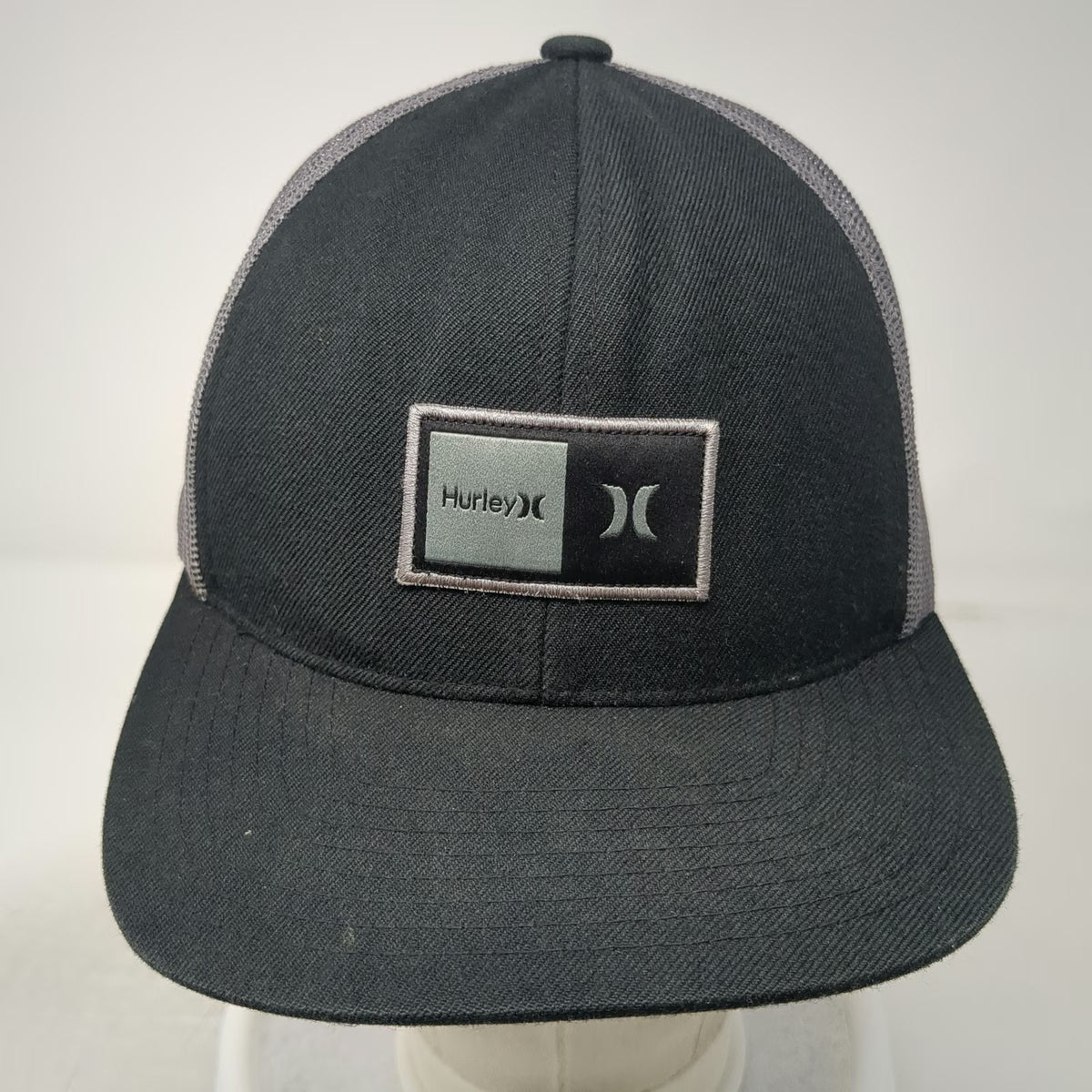 Hurley Trucker Hat Black One Size Mesh Snapback Flat Brim Yupoong Surf Logo