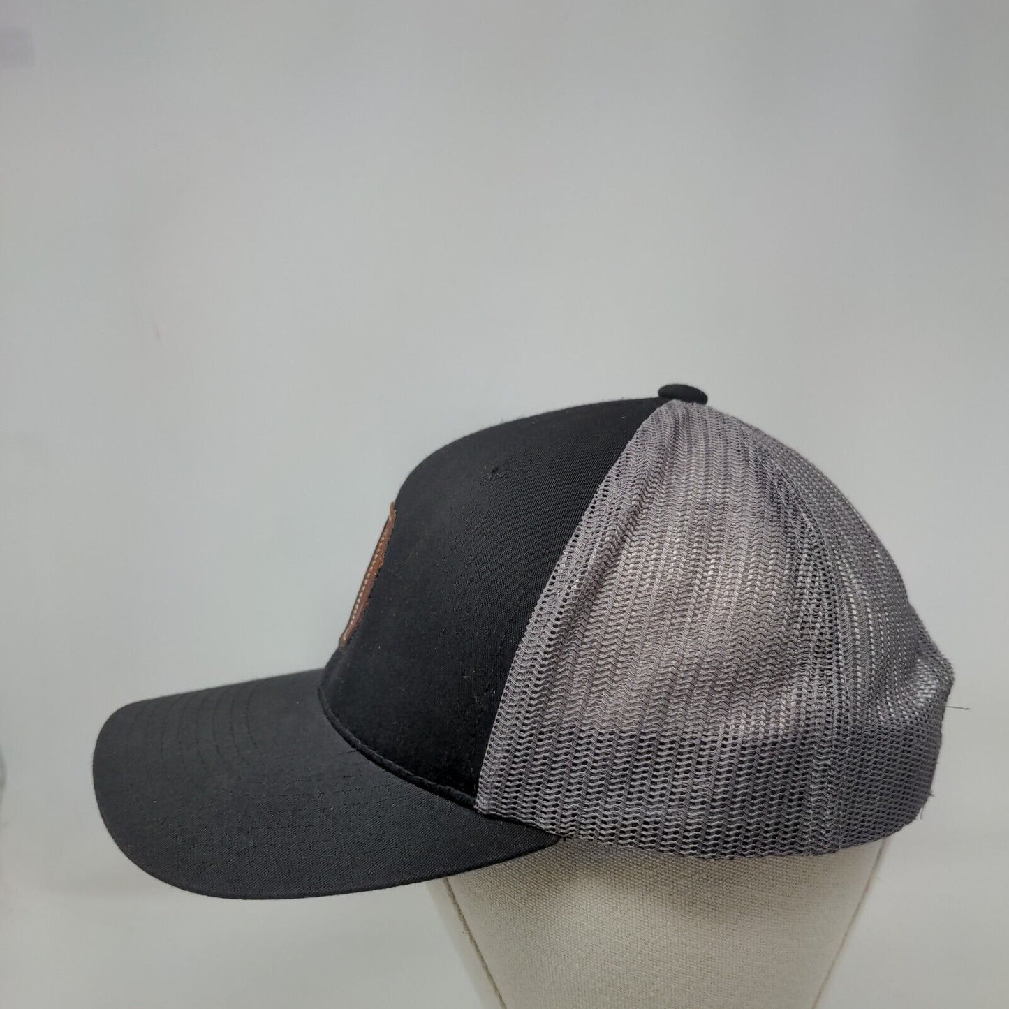 Unbranded Snapback Trucker Hat Black One Size Mesh Back Leather Patch