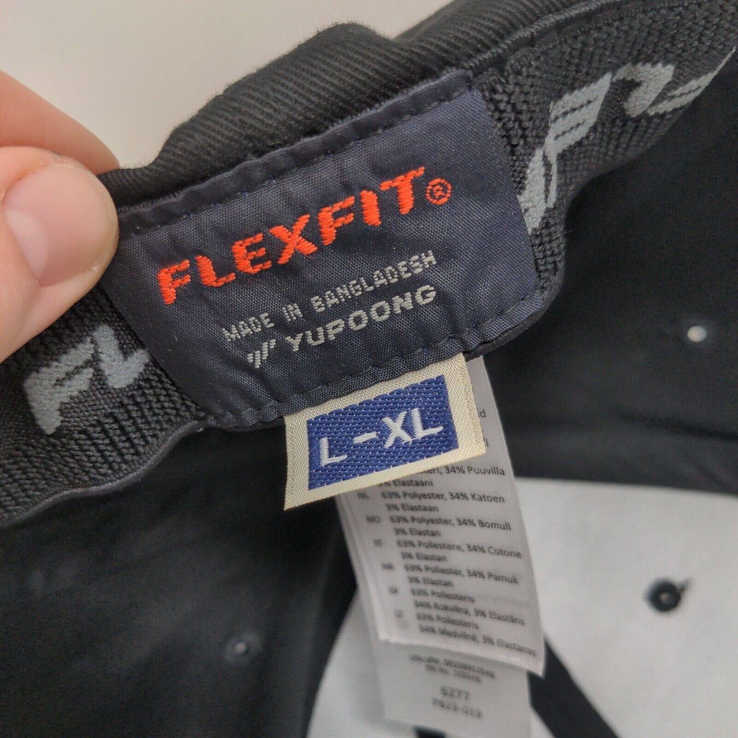 Yupoong Men's Fitted Hat Black Size L-XL Flexfit Polycotton Blend ECS Workshop
