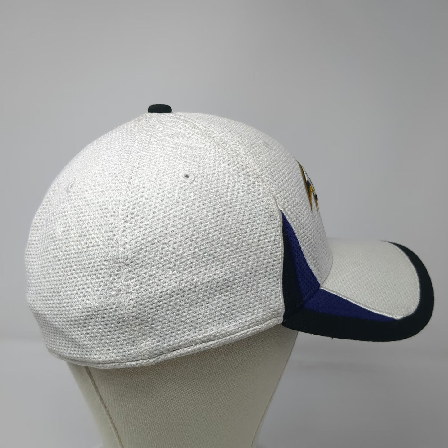 New Era Baltimore Ravens NFL White Cap L 39THIRTY Stretch Fit Curved Brim Hat