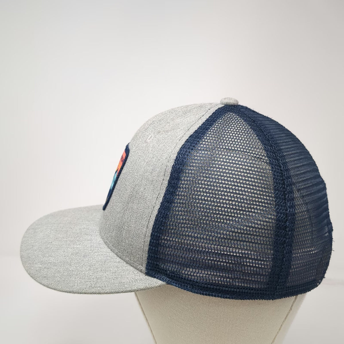 DiscoverHorizons Trucker Hat Gray One Size Mesh Back Snapback Nature Patch Sun