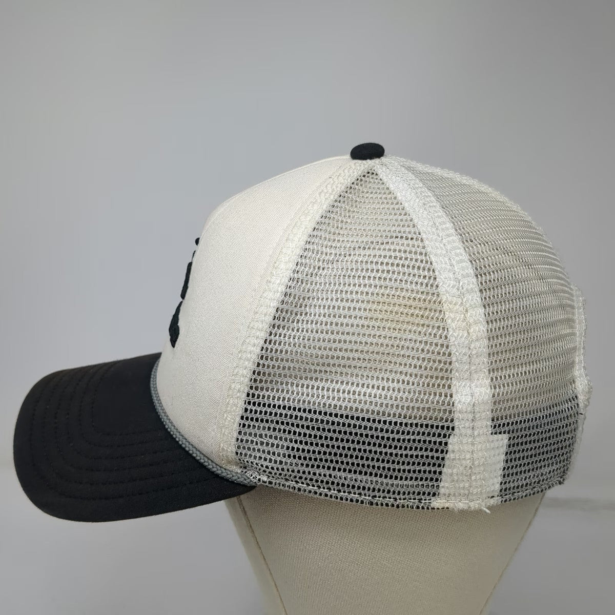 TaylorMade Trucker Hat White One Size Mesh Snapback Golf Rope Brim Script Logo