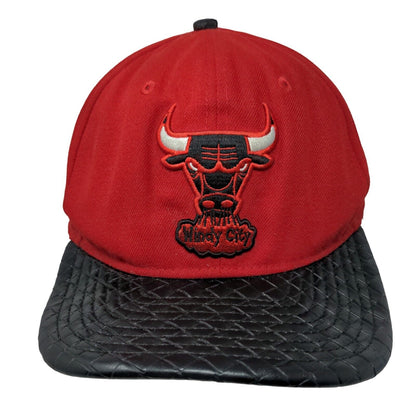 Chicago Bulls Slideback Hat Embroidered Red Size M/L New Era 9Fifty Hardwood NBA