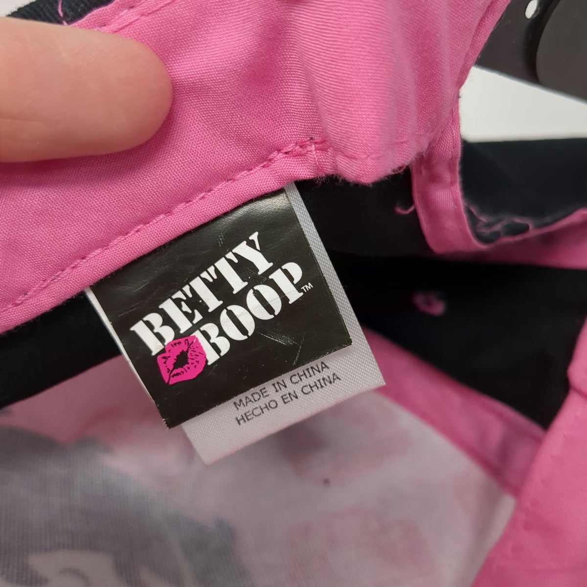 Betty Boop 5 Panel Pink Black One Size Hat Satin Graphic Snapback Kisses