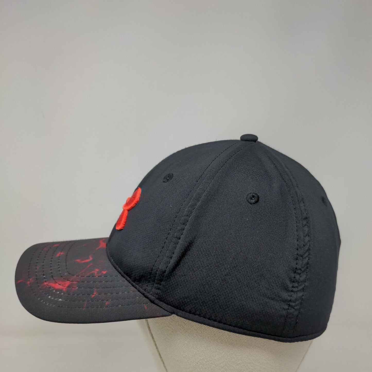 Under Armour Fitted Hat Black Large/XL Embroidered Logo Vent Holes