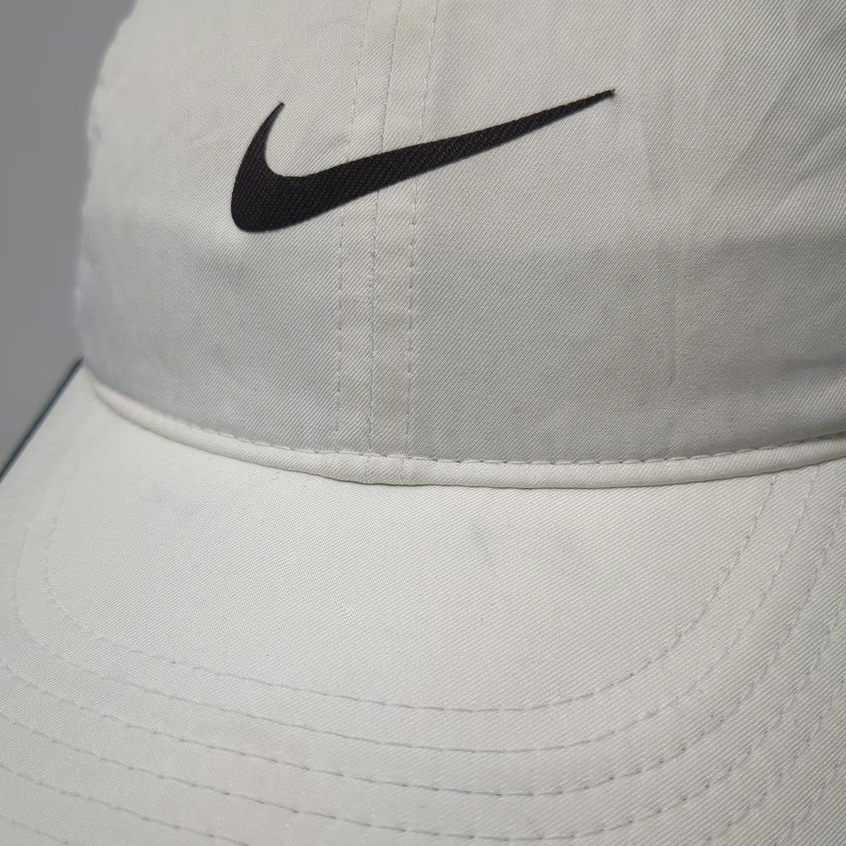Nike Baseball Cap White One Size Featherlight Dri-Fit Strapback Running Hat