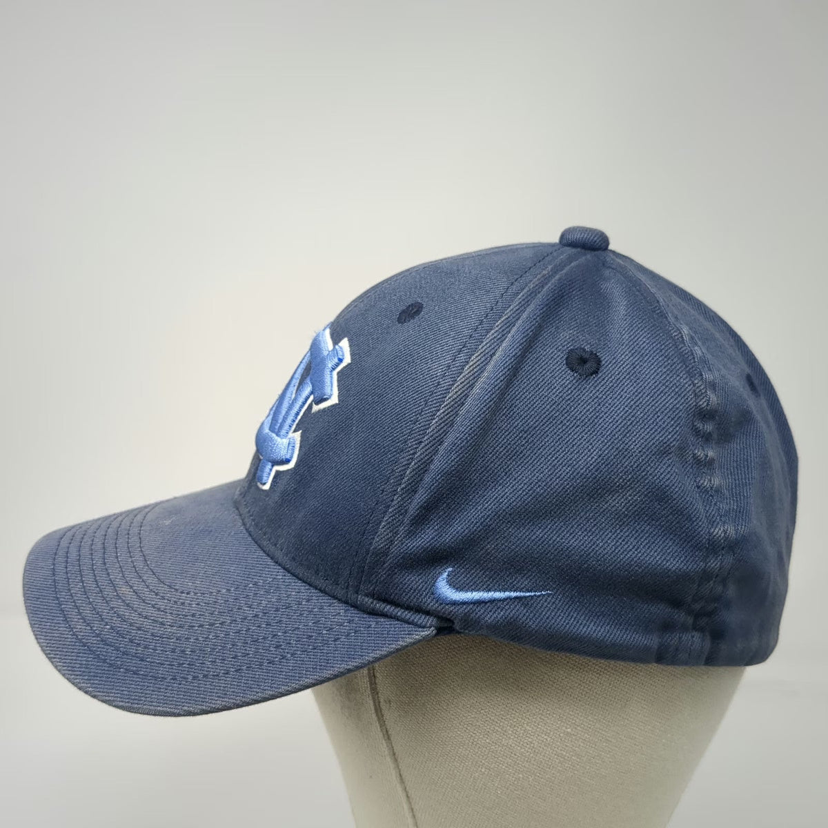 Nike North Carolina Tar Heels NCAA Cap Blue One Size Swoosh Flex Embroidered Hat