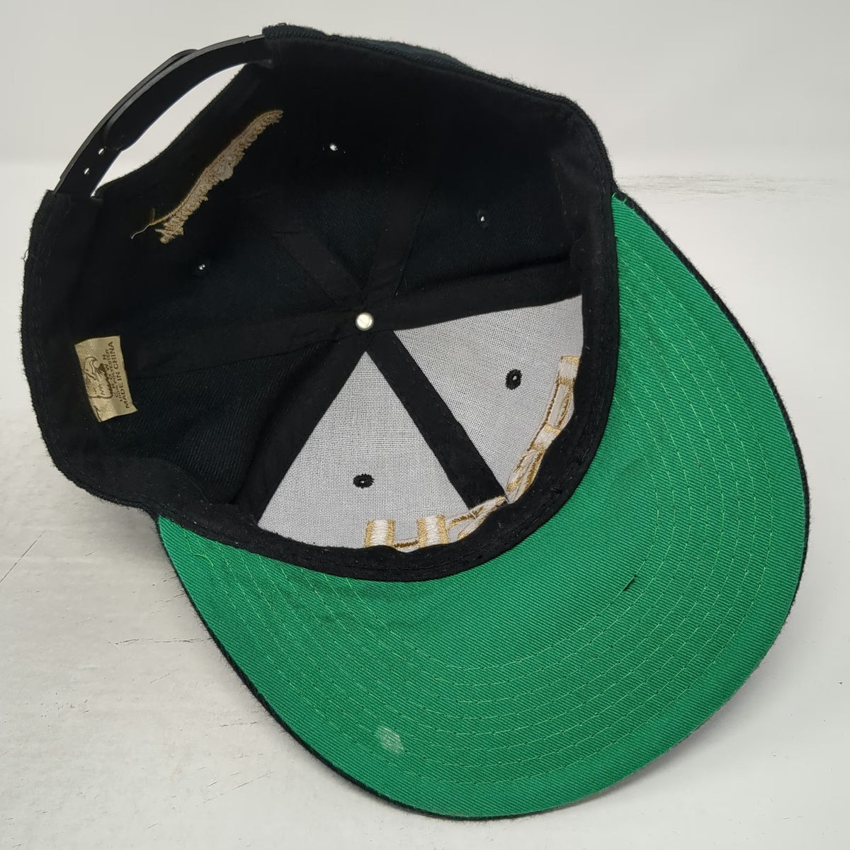 Crown Snapback Black One Size FRSH Visuals Threads Green Underbrim Flat Bill Hat