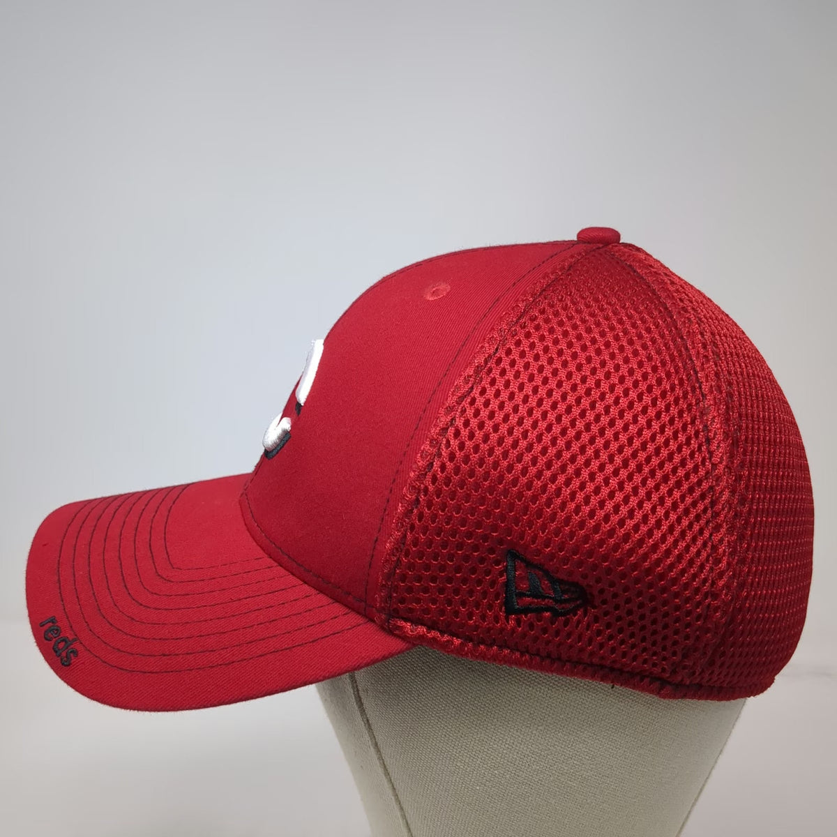 Cincinnati Reds MLB New Era Baseball Cap Red L 39THIRTY Stretch Fit Mesh Hat