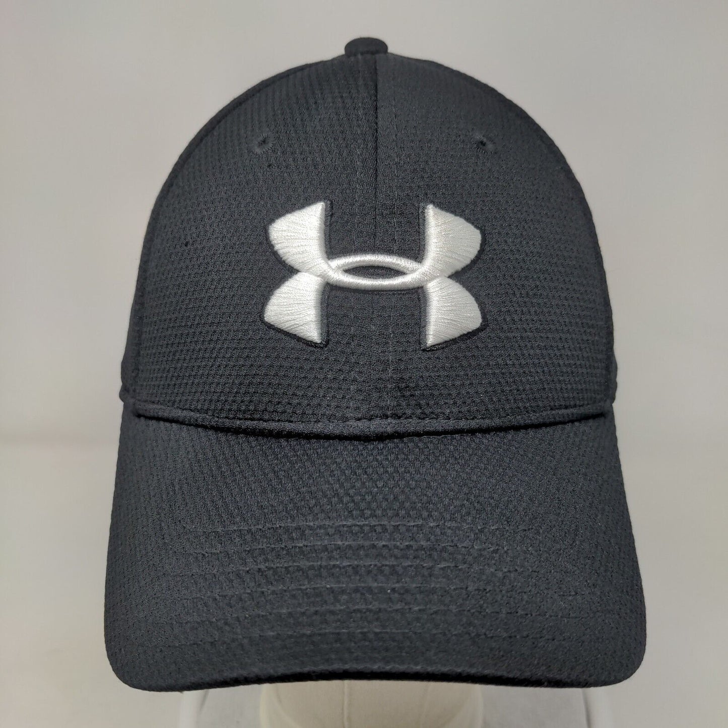 Under Armour Fitted Hat Black M/L Embroidered Lightweight Breathable 6 Panel