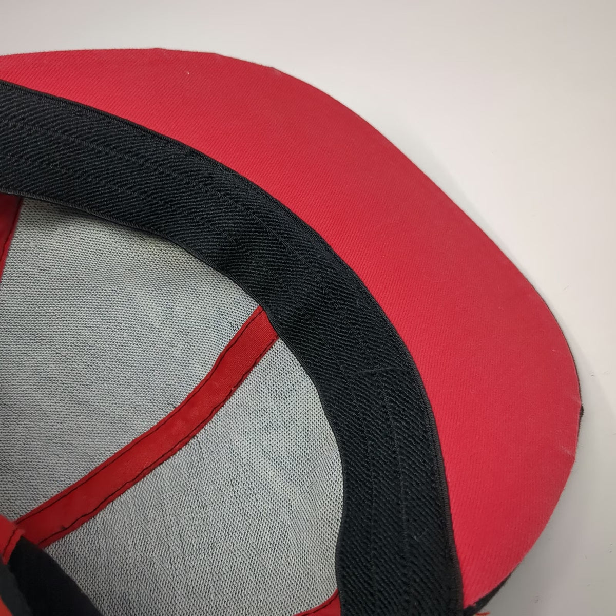 Concept One Dr Seuss Cat in the Hat Baseball Cap Black Gray Red White L Fitted