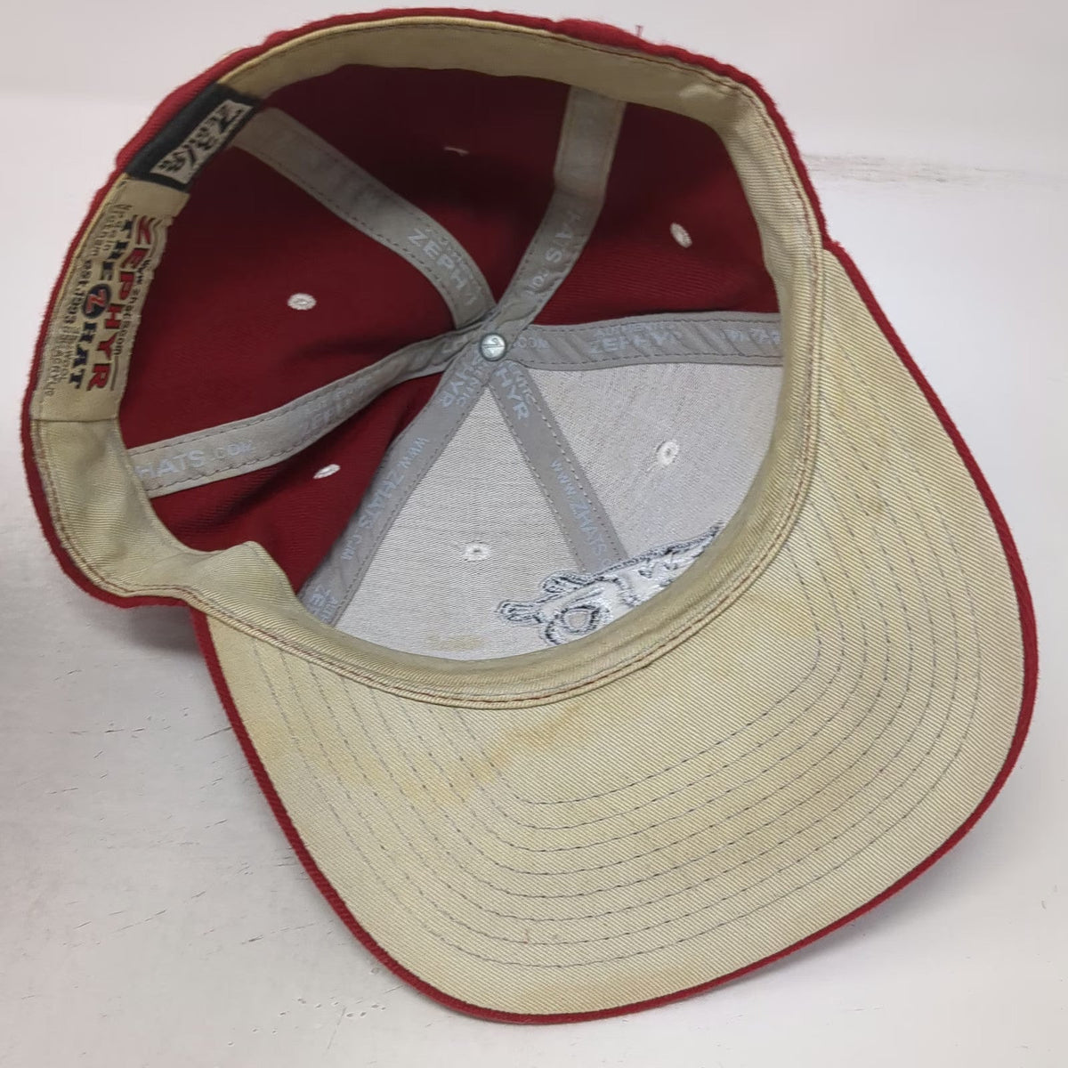 Washington State Cougars NCAA Zephyr Cap Red White Black 7 3/8 Fitted WSC Wazzu