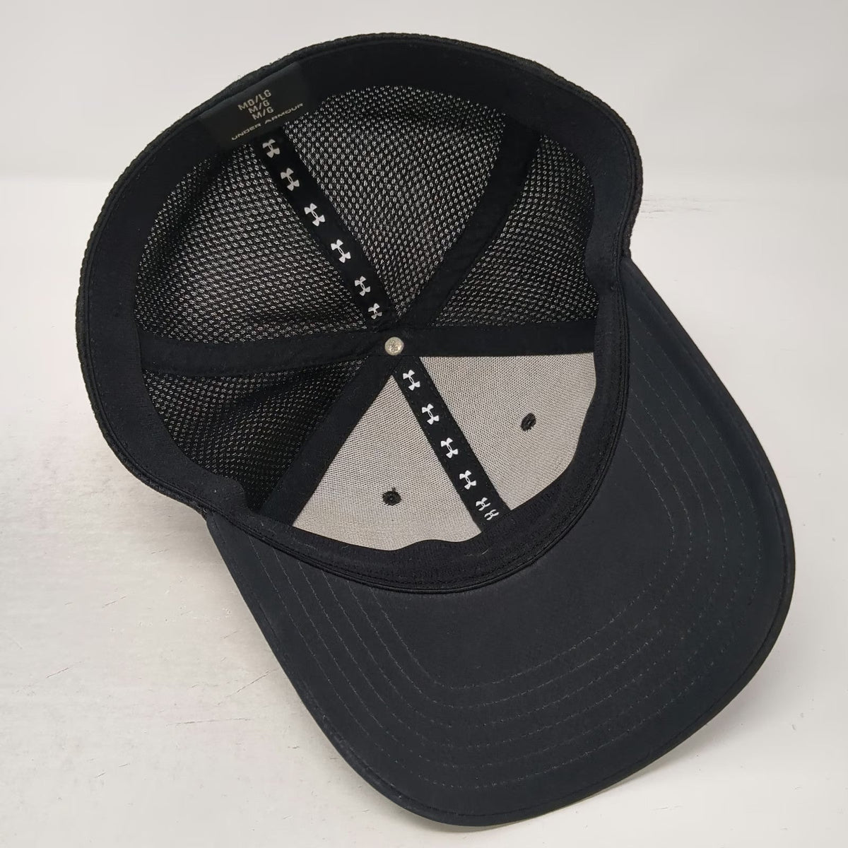 Under Armour Baseball Cap Black L Mesh Back Stretch Fit Embroidered Logo Hat