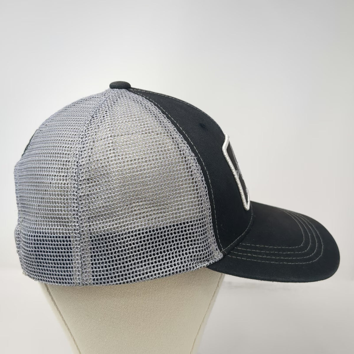 Garth Brooks Stadium Tour Trucker Hat Black Gray One Size Mesh Snapback Series