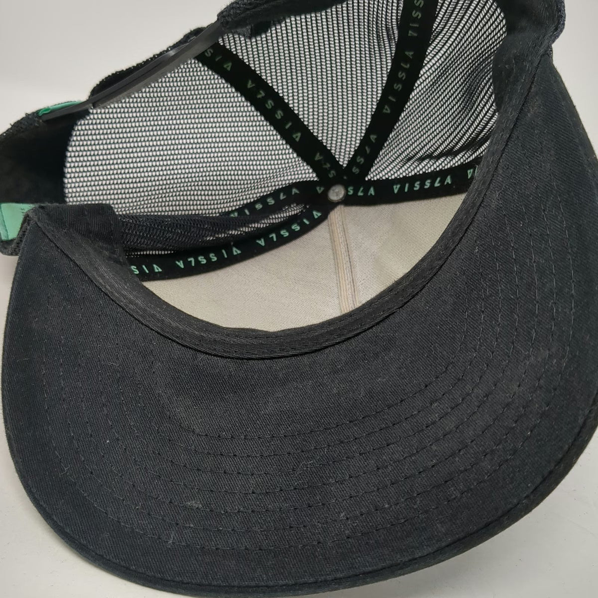 Vissla Trucker Hat Black One Size Mesh Snapback Surf Logo Patch Structured Crown