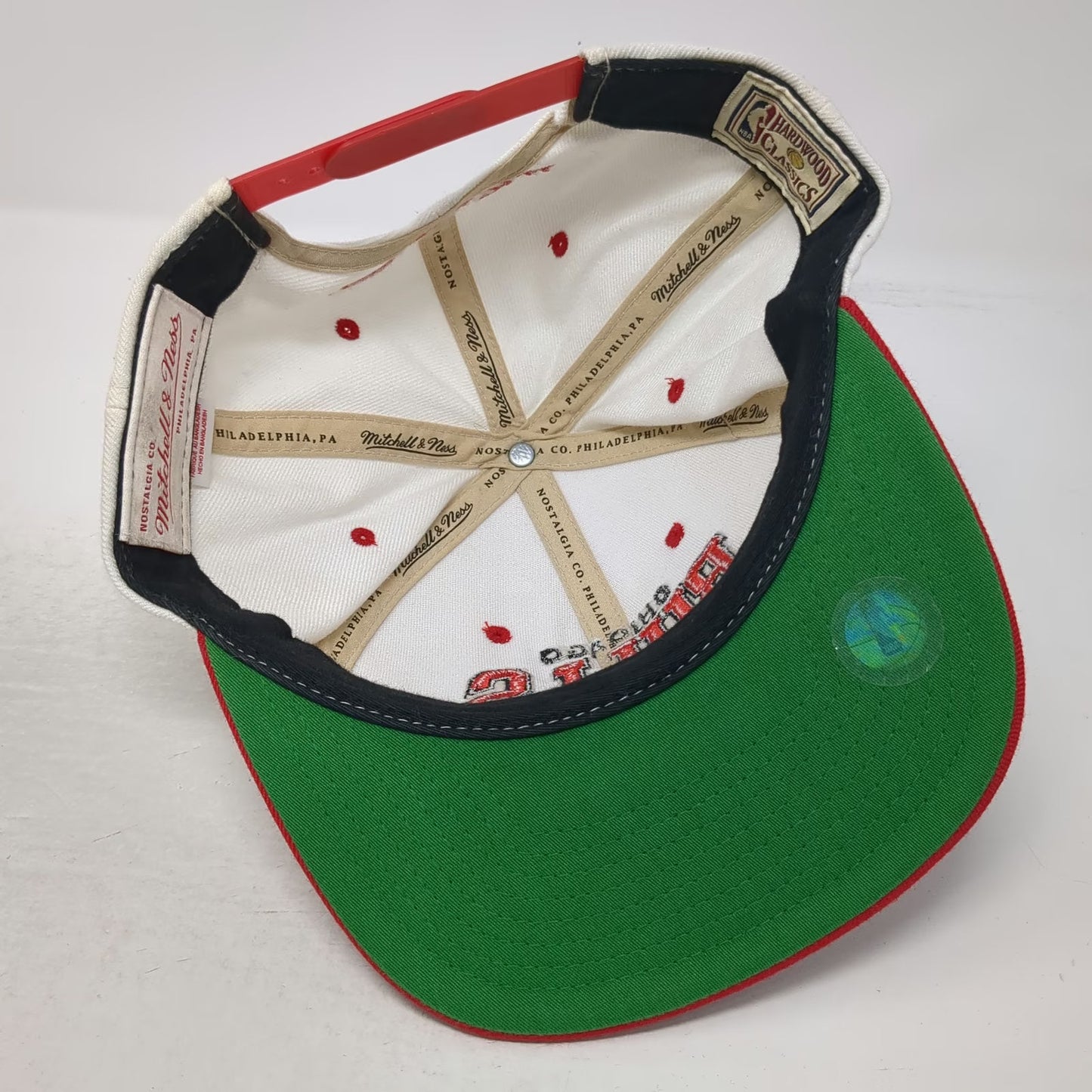Mitchell & Ness Chicago Bulls NBA Snapback Hat White Red One Size Green Bottom