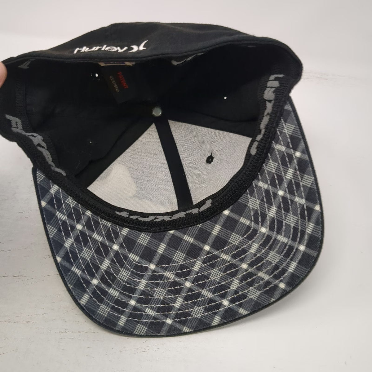 Hurley Baseball Cap Black XS Flexfit Plaid Logo Underbill Checkered Pattern Hat
