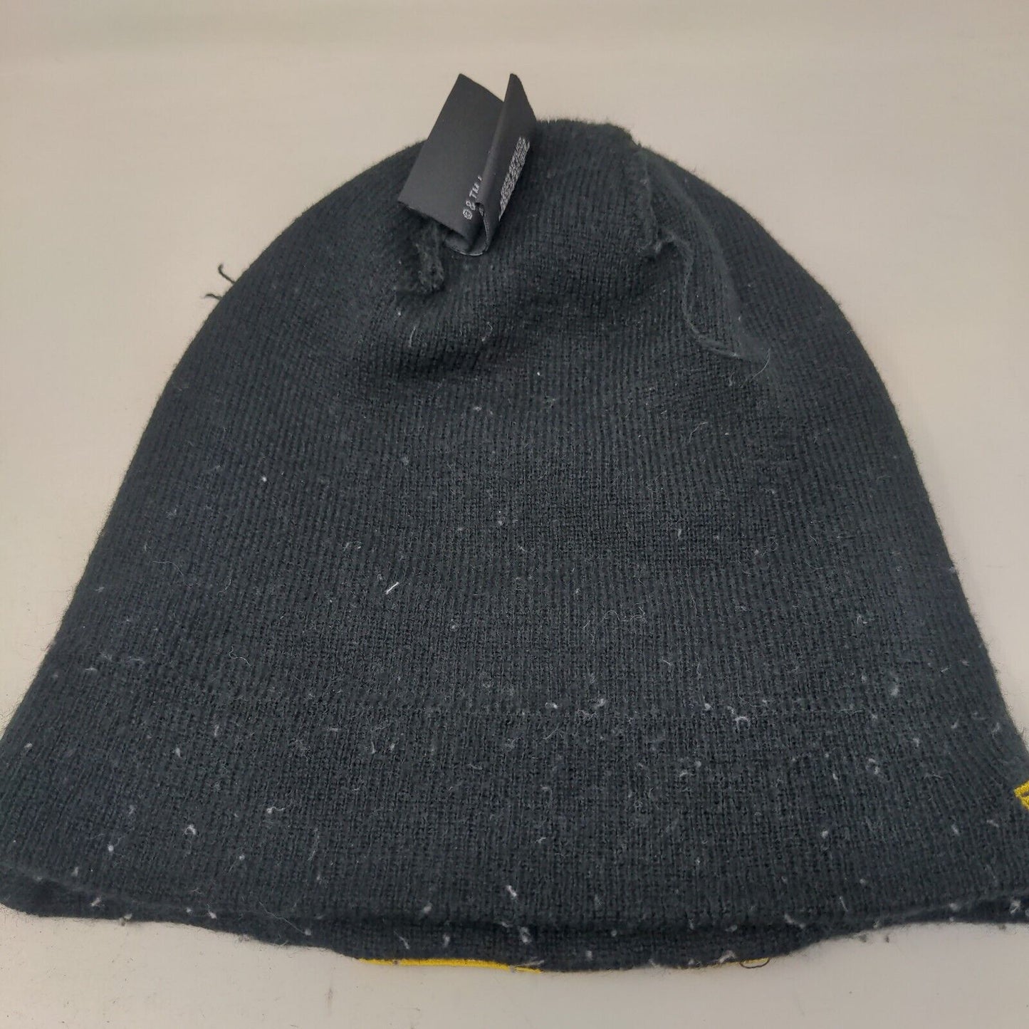 New Era Men's Knit Beanie Hat Cap Black Embroidered Star Wars Logo Acrylic