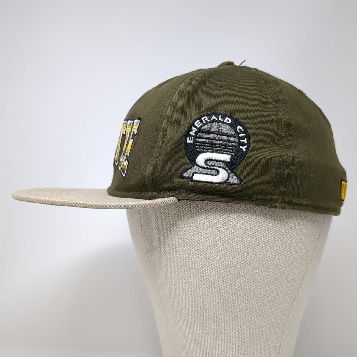 Baseball Cap Green Beige One Size Seattle Washington Strapback Flat Brim Hat