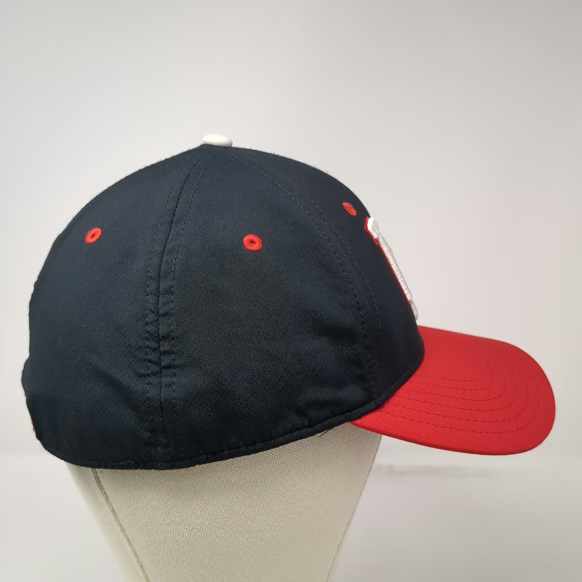 Under Armour Utah Utes NCAA Cap Black Red White XL Stretch Fit Hat Embroidered