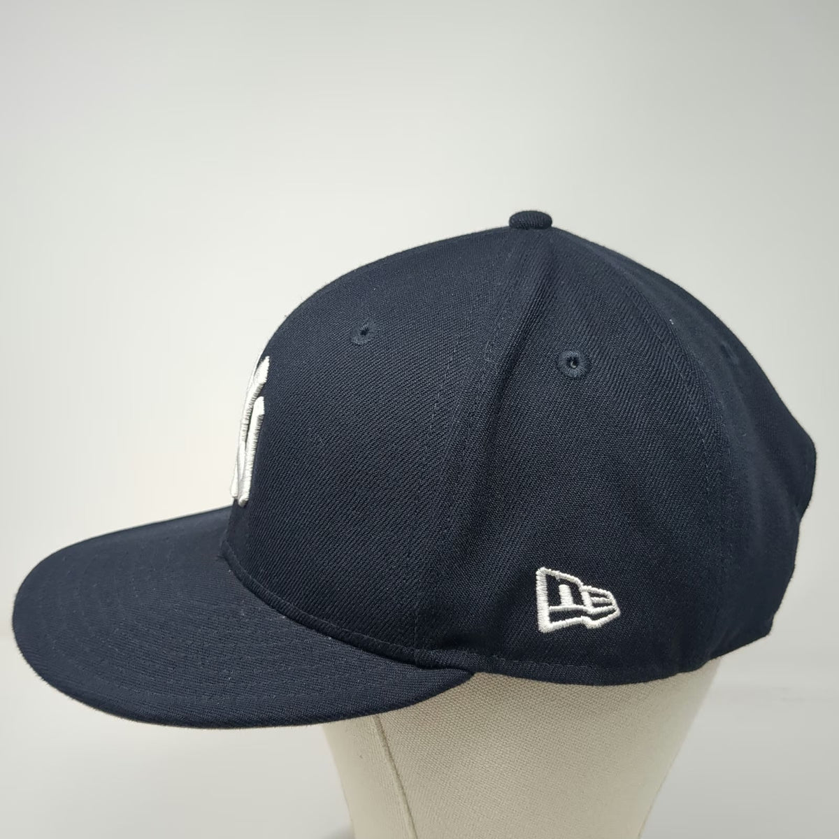 New Era New York Yankees MLB Blue Snapback One Size Hat 9FIFTY Flat Brim White
