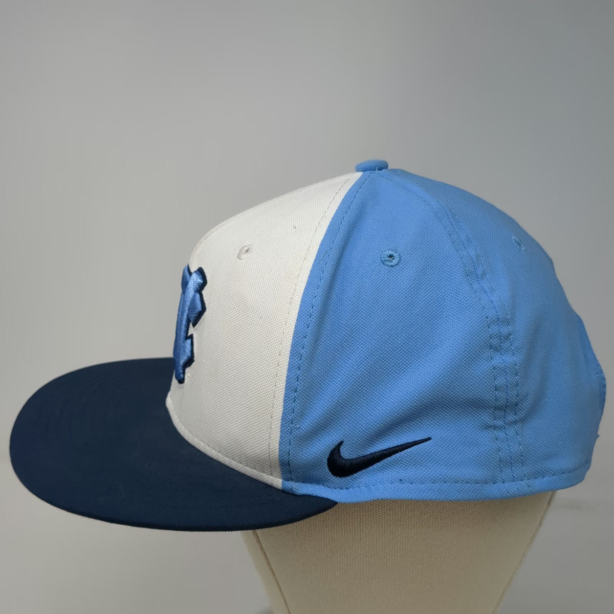 Nike North Carolina Tar Heels NCAA Snapback Blue One Size NC Logo Flat Bill Hat
