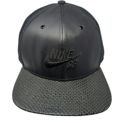 Nike SB Baseball Cap Black One Size Snakeskin Brim Red Underbrim Strapback Hat