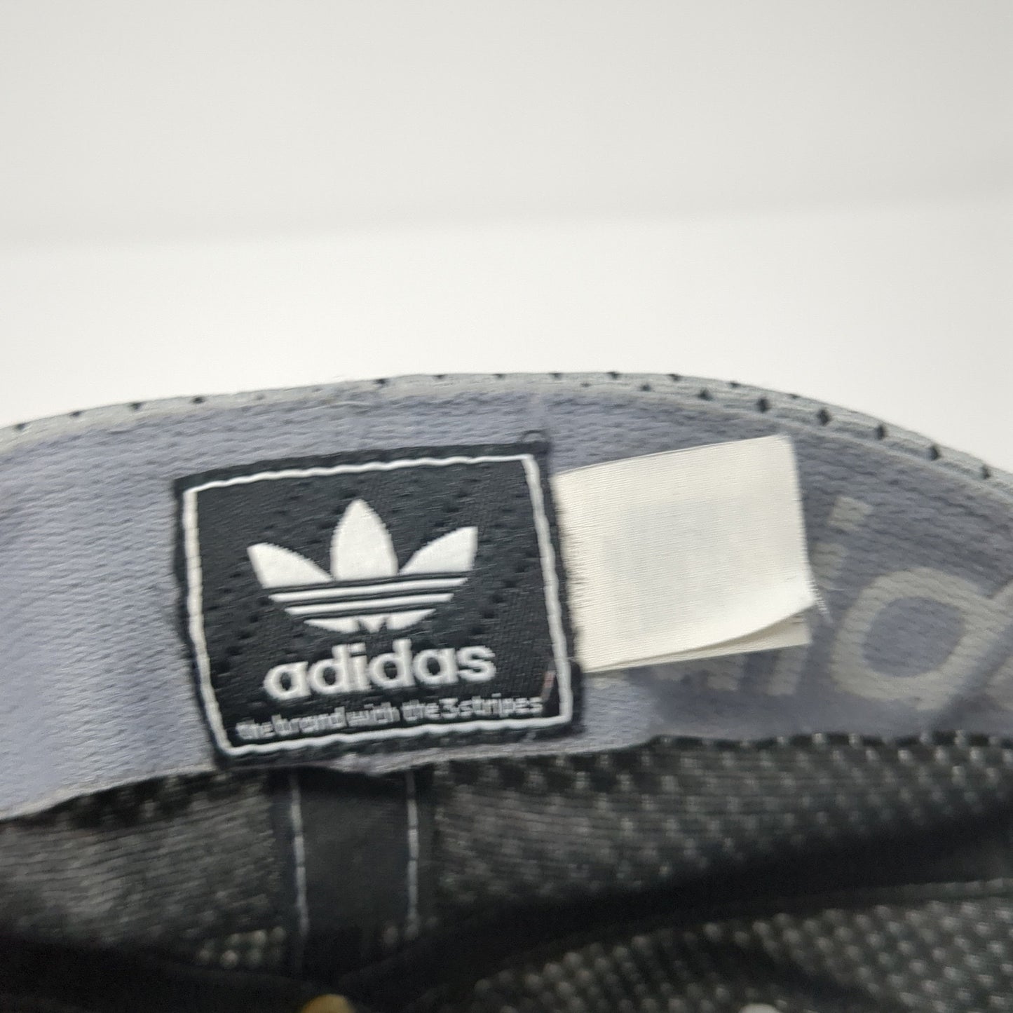 Adidas Trefoil Fitted Hat Gray One Size Embroidered Logo Stretch Outdoor