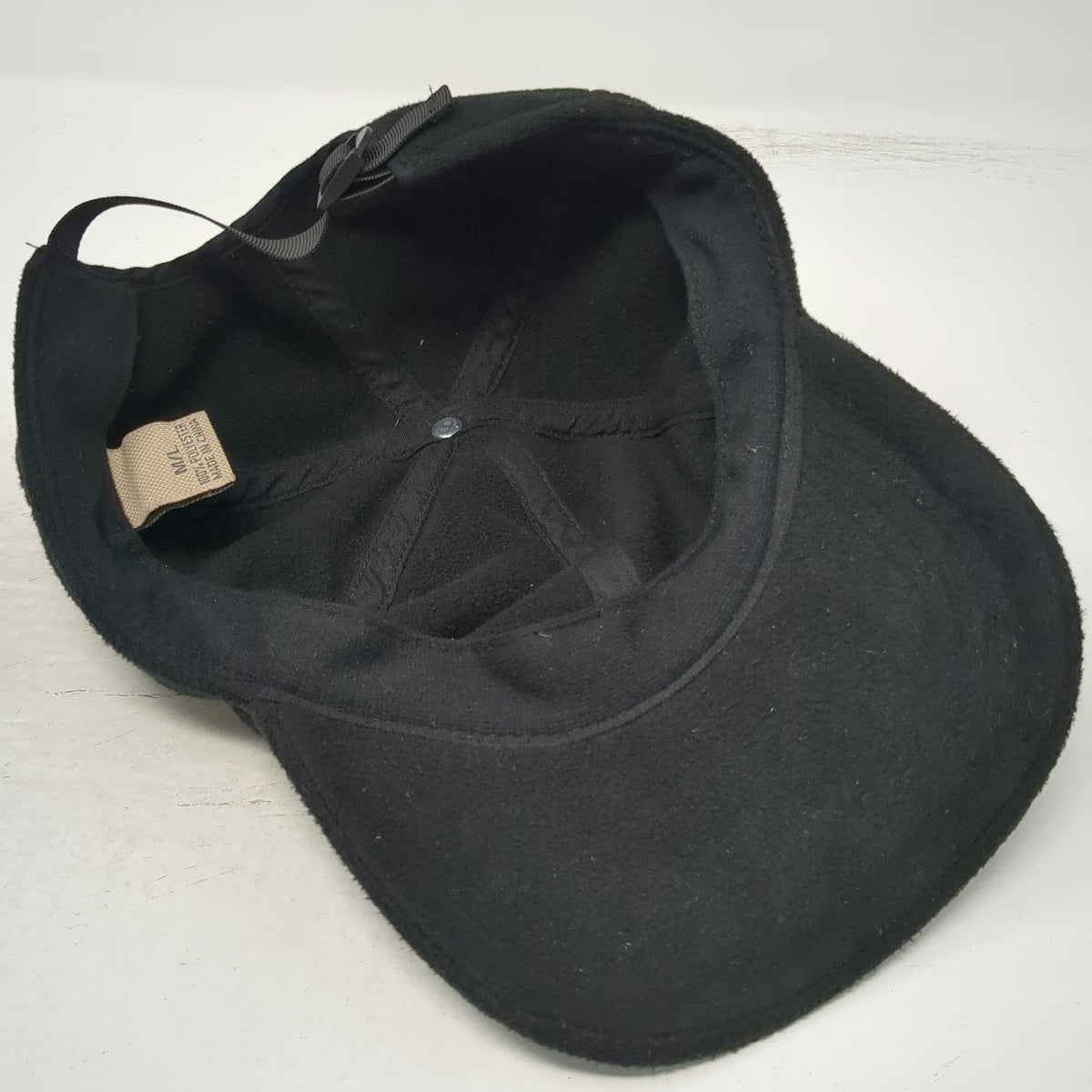 Duluth Trading Co Baseball Cap Black M/L Fleece Slideback Logo Hat