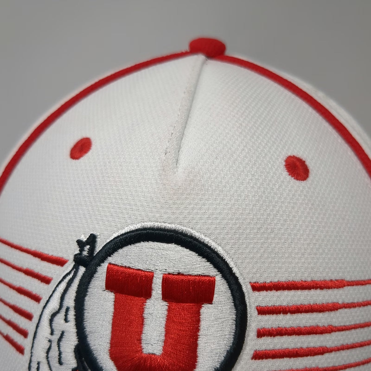 Under Armour Utah Utes NCAA 5 Panel White Hat One Size Strapback Iso-Chill