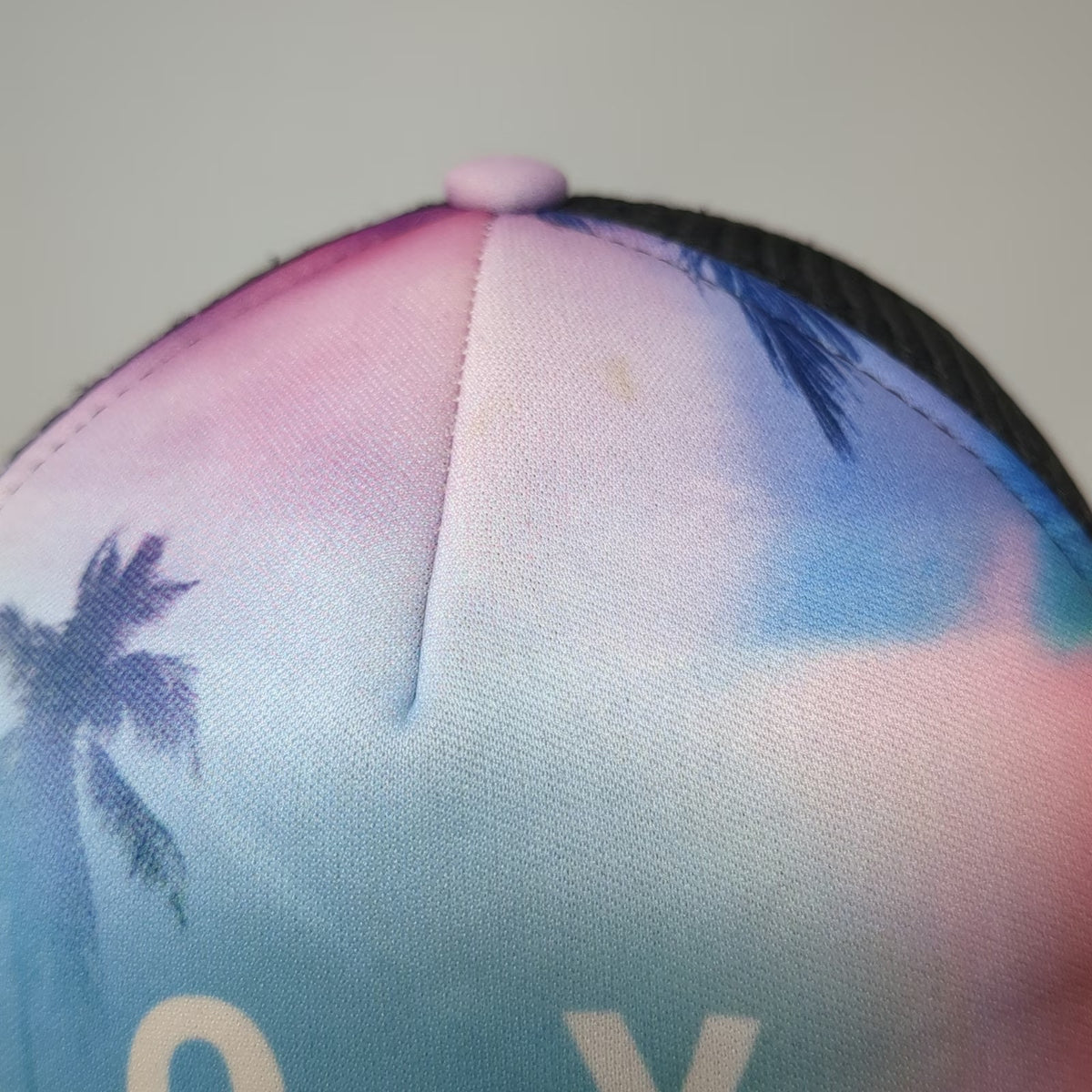 Roxy Trucker Hat Blue One Size Striped Brim Palm Tree Sunset Beach Surf Snapback