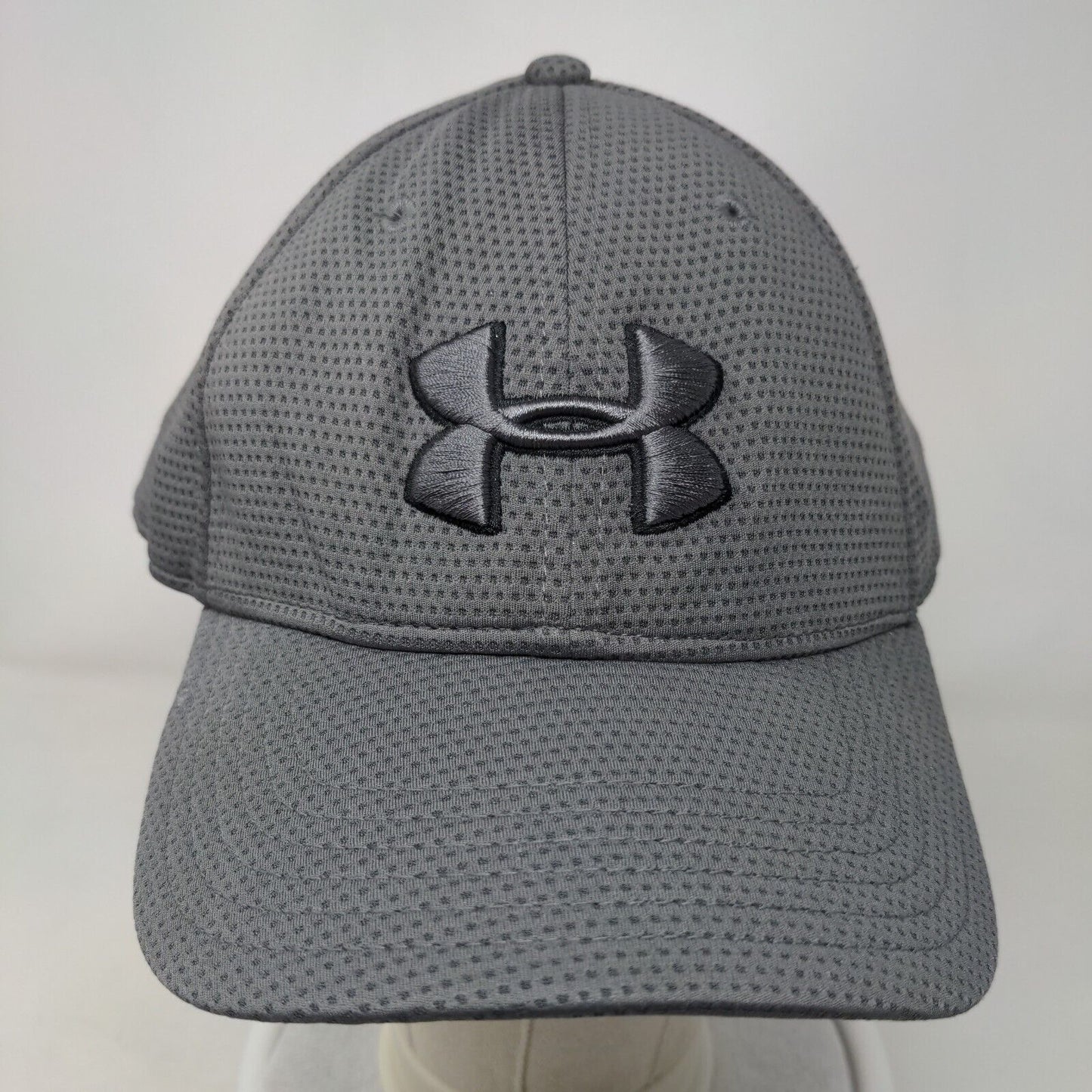 Under Armour Fitted Hat Gray XL/XXL Lightweight Breathable Vented Holes 6 Panel