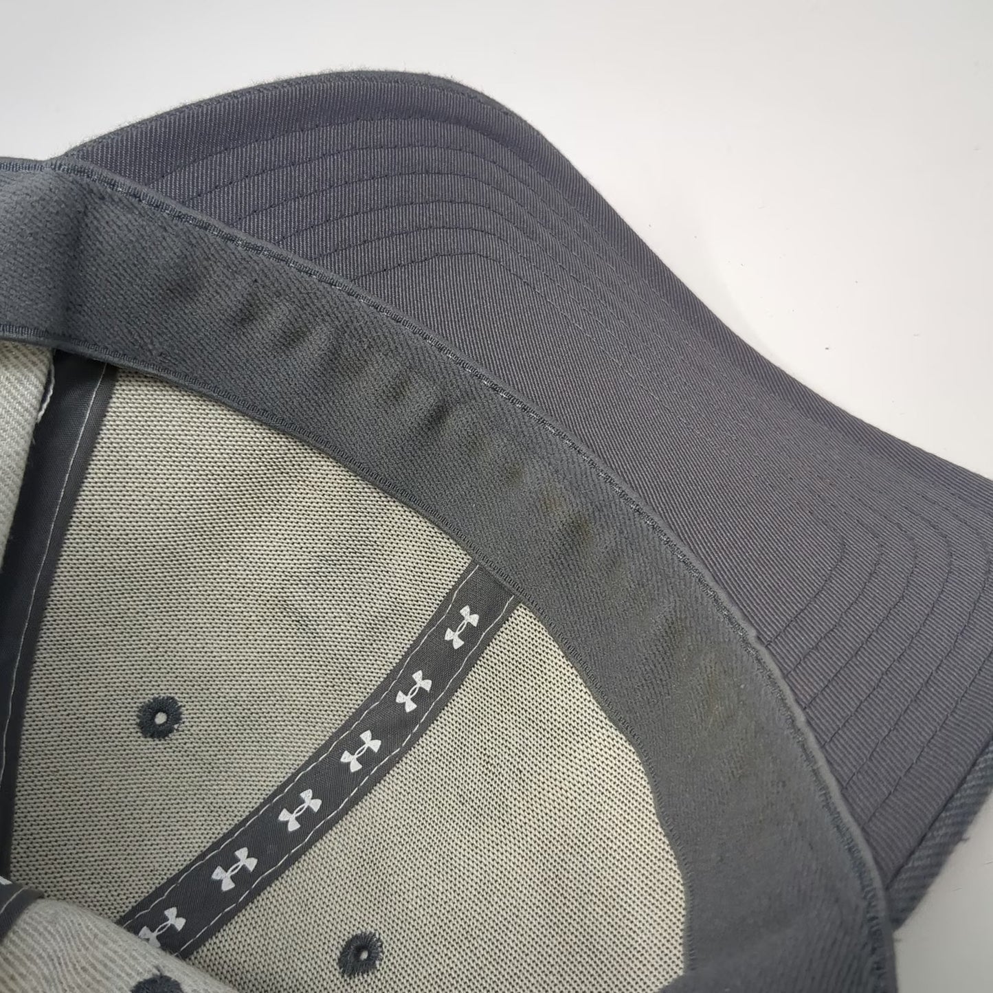 Under Armour Baseball Cap Gray XL Embroidered Logo Stretch Fit Six Panel Hat