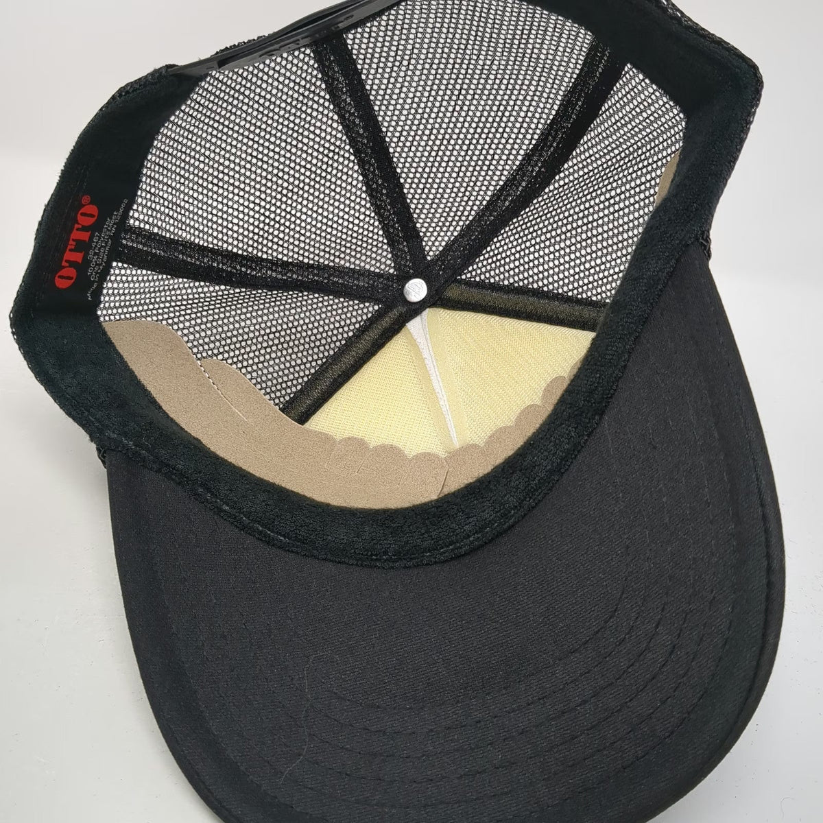 Otto Trucker Hat Black One Size Chicago Skyline Lollapalooza Platinum Mesh