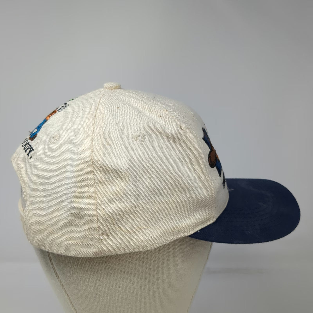 Disney Store Snapback White Blue Goofy Character Embroidery Cotton Hat Vintage
