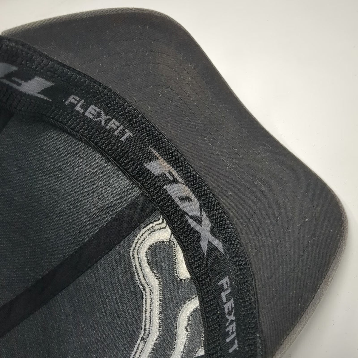 Fox Racing Baseball Cap Gray M Fitted Flexfit Embroidered Head Logo Athletic Hat