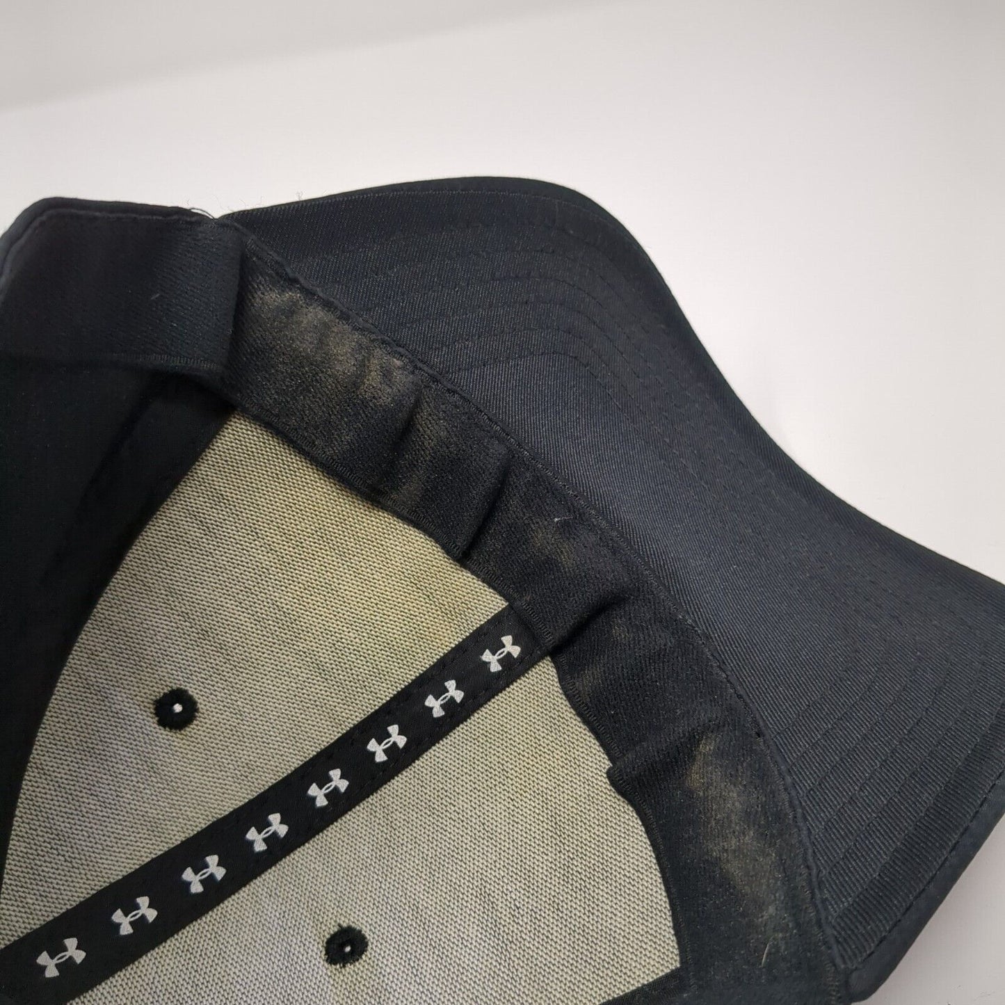 Under Armour Logo Fitted Hat Black M/L Stretch Solid 6 Panel Outdoor