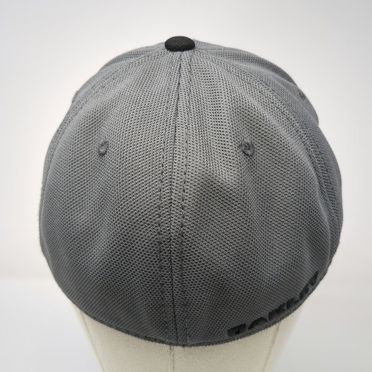 Oakley Baseball Cap Gray One Size Hat Fitted Mesh Textured Logo Black