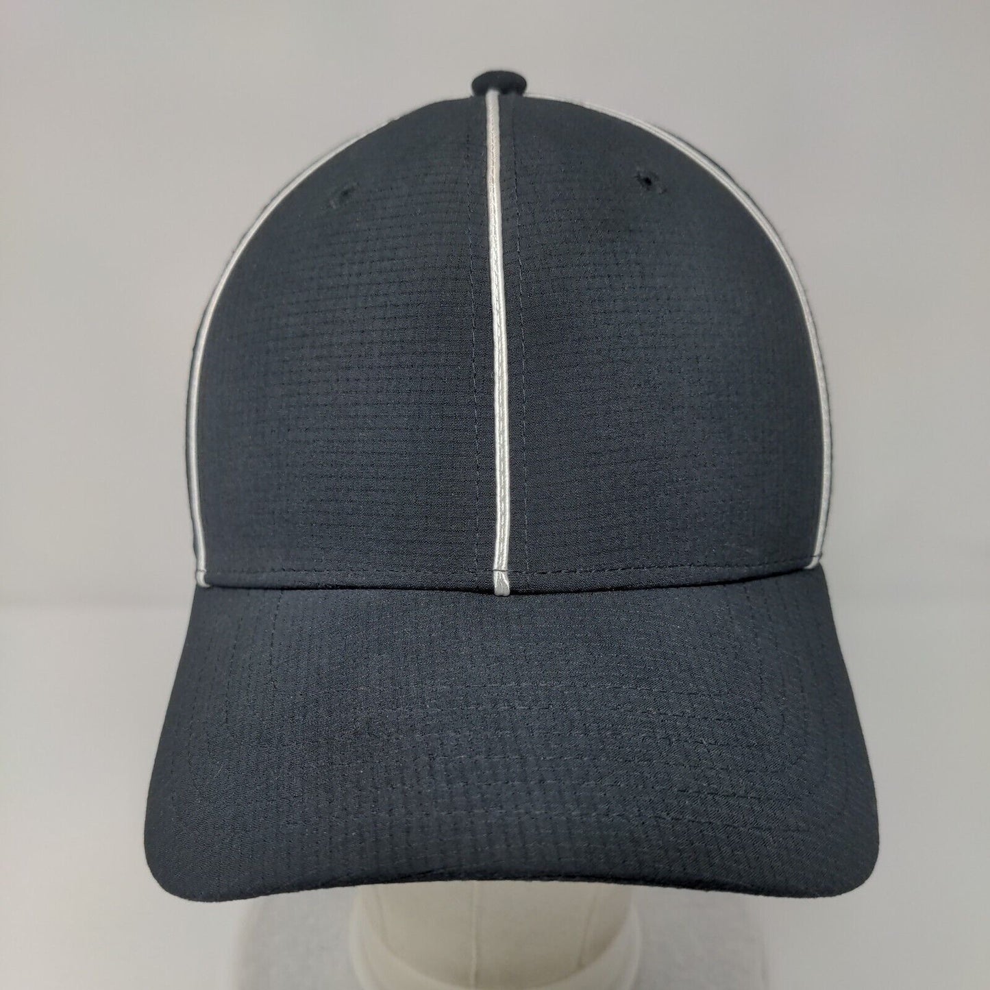 Under Armour Fitted Hat Black Large/XL Embroidered 6 Panel Piping